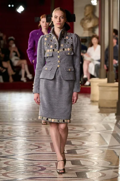 Look 8